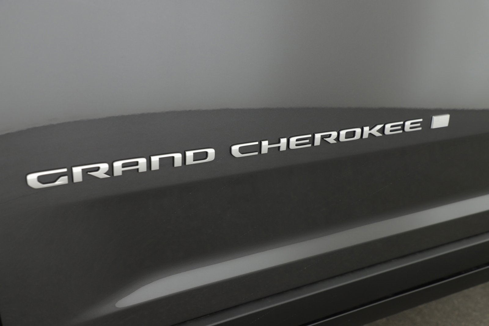2024 Jeep Grand Cherokee GRAND CHEROKEE LAREDO 4X2